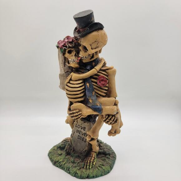 Love Never Dies Bride & Groom Skeleton Aquarium Figurine 6" Tall Gothic Wedding - Picture 4 of 4
